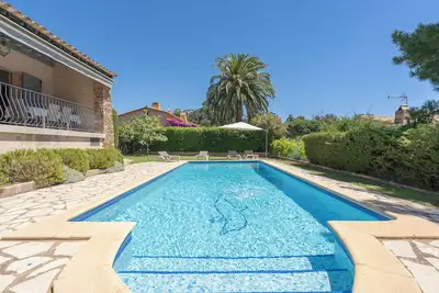 Image de Villa avec piscine privée et chaufée, 4 mn à pied de la plage et 6 min du centre