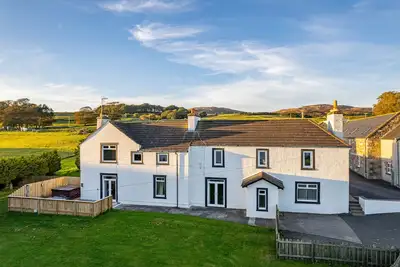 Image de Auchenlarie Farmhouse - a house that sleeps 9 guests in 5 bedrooms