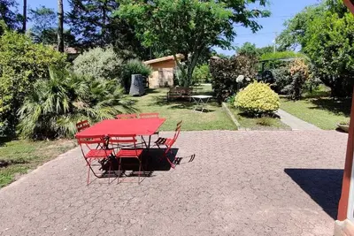 Image de Maison de charme à 10min de la plage à pieds!