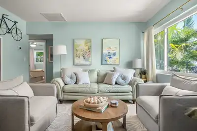 Dunedin Blue Bird Bungalow