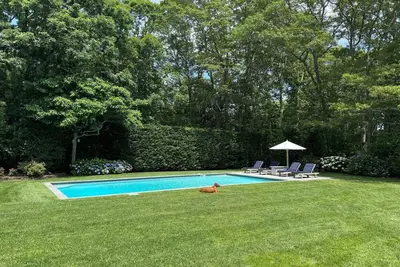 Image de Spacious 5-bedroom East Hampton private retreat
