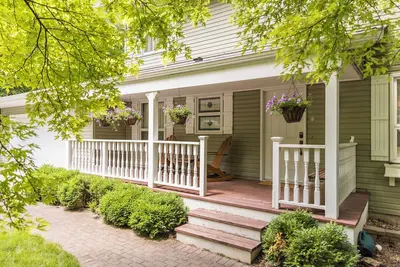 Image de Charming 4-bedroom, family-friendly home in Excelsior. Walkable to everything.