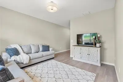 Image de Central Cedar Falls Townhome - Family Friendly!