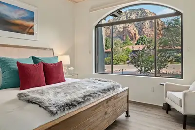 Image de Zentopia - Newly Remodeled Luxury 4 Bedroom Paradise close to Everything