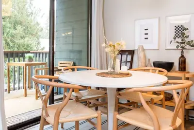 Image de Group Stays - Large Renovated with Pool & Hot Tub
