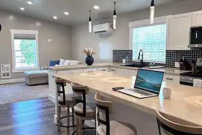 Image de The Modern Loft - Spacious & New