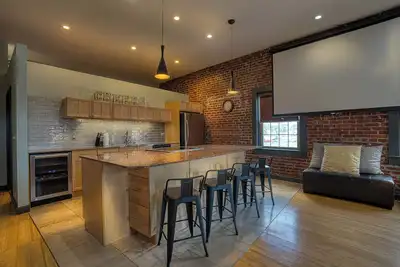 Image de Rooftop Views in the Heart of Downtown!