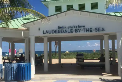 Image de Unit #5 Lauderdale-by-the-Sea  200 steps to beach\n