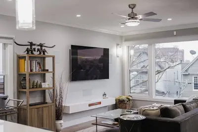 Image de Luxe, Modern, and Spacious Condo Near Nyc