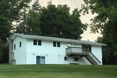 Image de 1-bedroom apartment with Ac, WiFi walking distance to downtown Penn Yan