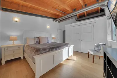 Image de Ocean View Penthouse on Salt Spring Island - Unit 301.