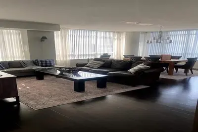 Image de Luxury Highrise Condo in the South Core of Downtown Toronto