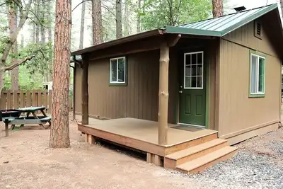 Image de Cabin #1 - 1 Bedroom Modern With Fireplace