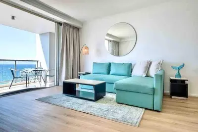 Image de OceanView Bliss: Lv 24 Chevron Renaissance Retreat