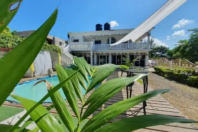 Image de Sandy Bay Paradise Retreat - 7 Bedrooms