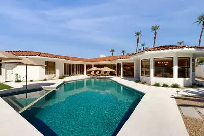 Image de Desert home with sauna, netflix streaming, pool & dog friendly