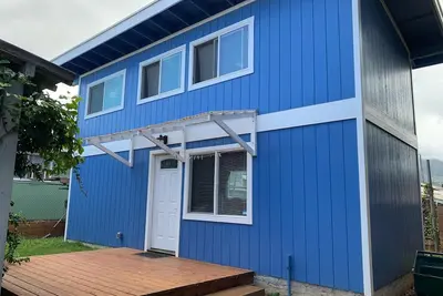 Image de Big Blue Whale - Spacious \"Tiny\" Home with Cold A/C