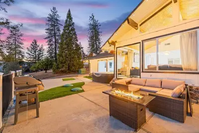 Image de Gardenview Getaway with Hot tub, Pool table, Generator and spectacular view