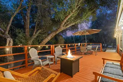 Big Backyard with games, hot tub, Firepit, Deck, Views
