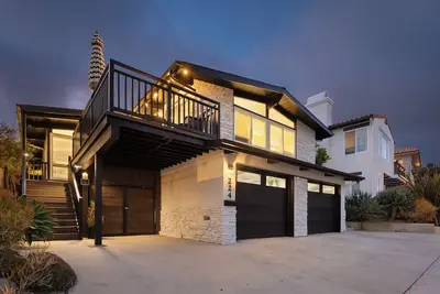 Image de Stone Lagoon by AvantStay | Steps to the Beach + Backyard Oasis!