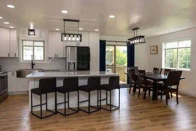 Image de New! Dells Woodland Retreat: Perfect for Family!