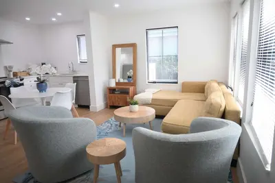 Image de 🏡 Modern Pet-Friendly Duplex Near Downtown Charleston