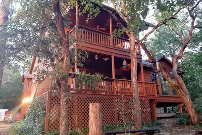 Image de Charming 3-bedroom cabin with WiFi, Ac in serene La Grange