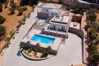 Image de Maison de vacances São Brás de Alportel pour 1 - 10 personnes avec 5 chambres à coucher - Maison de