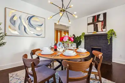 Image de Charming Bungalow in the Heart of Capital View Atl