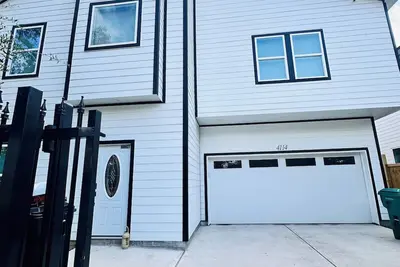 Image de 3-bedroom new construction, central Houston Nrg, downtown sleeps 8.