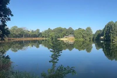 Image de The House on Cal's Lake!