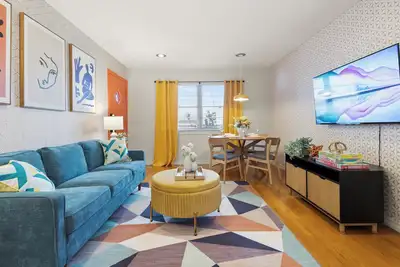 Image de Funky Fiesta Flat-All King Beds-Mins to Dt Dallas