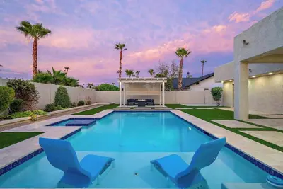 Image de Luxe 4br Oasis with Private Pool, Bbq & Ev Charger