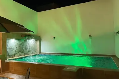 Image de Alberca privada con cascada familia\/amigos\n\n
