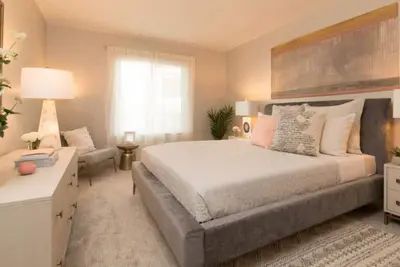 Image de Sharon Green: Bright 3br Condo