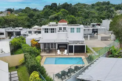 Image de Charming 4-bedroom Estate with In-ground pool WiFi in San Juan