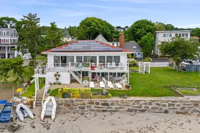 Image de Coastal Charm: Lobster Châto