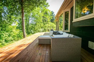 Image de 5br Riverfront Retreat w/ Firetable, Bbq, and Deck