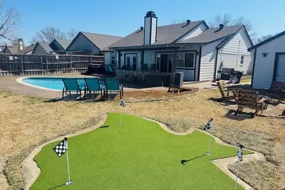 Image de LakeHouse, Private Pool, Hot Tub/Spa, Putting Green, LakeView, Firepit and more!