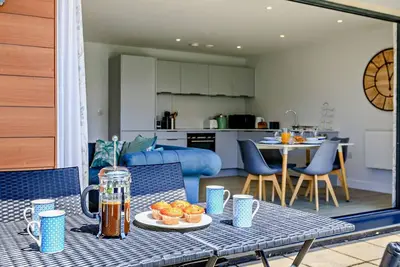 Image de Bay Waves - C4 - Deux Chambres Appartement, Couchages 4
