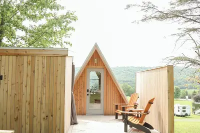 Image de The Bellefonte Campground presents: The Classic Cottage | 1 Bedroom with Sauna