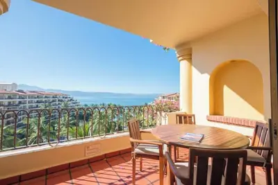 Image de Velas Vallarta Oceanview Terrace Apartment\n