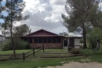 Image de Sonoran desert get away charming adobe house, screened porch, lounge in Oracle