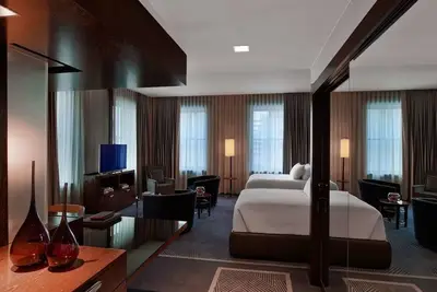 Image de Sophisticated Dallas Boutique Room w/ Rooftop Pool and Stunning Design Elements