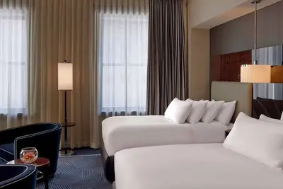 Image de 2 Elegant Boutique Rooms w/ Award-Winning Spa and Rooftop Pool at Central Dallas