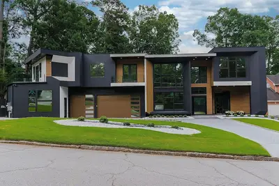 Image de Luxe Living/10, 000+sqft/Mins to Dt Atlanta!