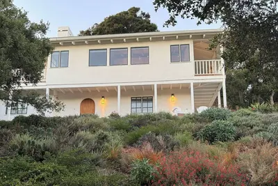 Image de Artist’s Retreat: 3br Carmel-by-the-Sea w/ Ocean Glimpse & Walk to Beach & Town