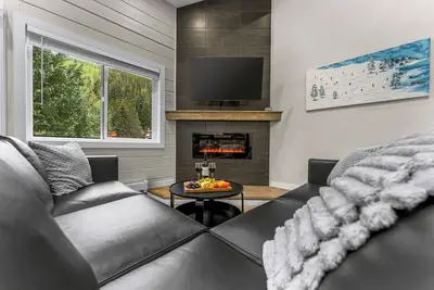 Image de Serene 3-Bedroom Condo! ! Fully Updated! ! Minutes to Everything!