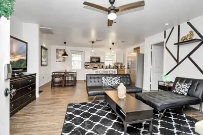 Image de Pet Friendly• Sleeps 9 • High-Speed WiFi 500mbps+