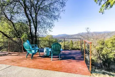Oakhurst, Peaceful Hillside, 3bd:2bth, Amazing Views!